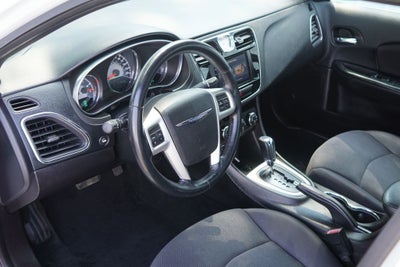 2013 Chrysler 200 Touring