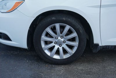 2013 Chrysler 200 Touring