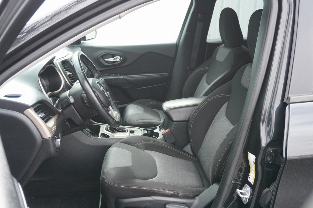 2016 Jeep Cherokee Altitude