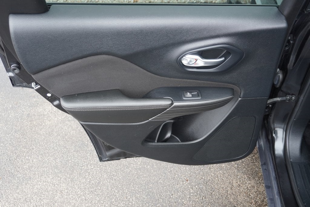 2016 Jeep Cherokee Altitude