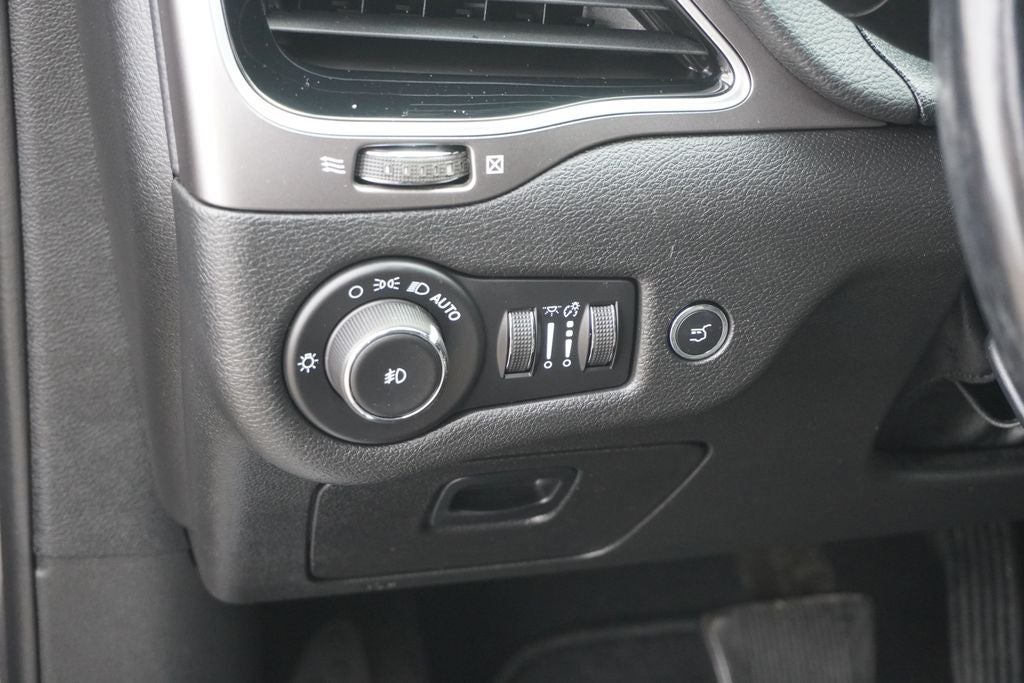 2020 Jeep Cherokee Limited FWD