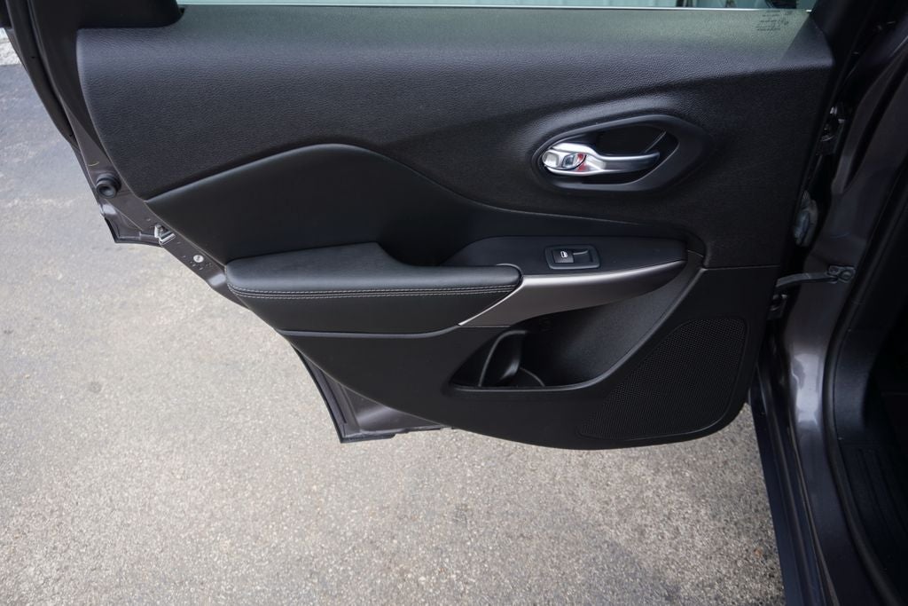 2020 Jeep Cherokee Limited FWD