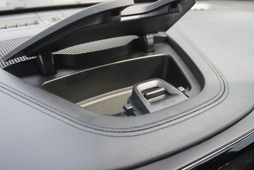 2020 Jeep Cherokee Limited FWD