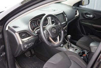 2016 Jeep Cherokee Altitude
