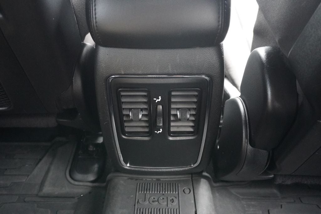 2021 Jeep Grand Cherokee Laredo E 4x4