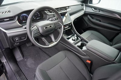 2025 Jeep Grand Cherokee GRAND CHEROKEE LAREDO X 4X4