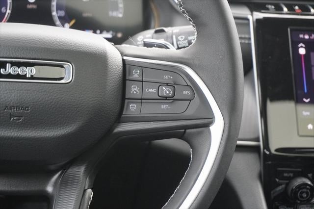 2025 Jeep Grand Cherokee GRAND CHEROKEE LAREDO X 4X4