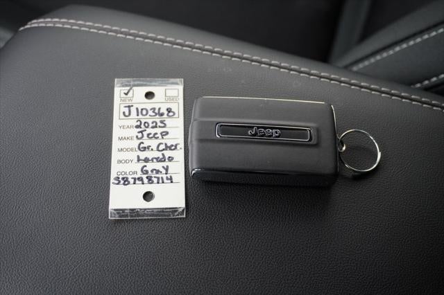 2025 Jeep Grand Cherokee GRAND CHEROKEE LAREDO X 4X4