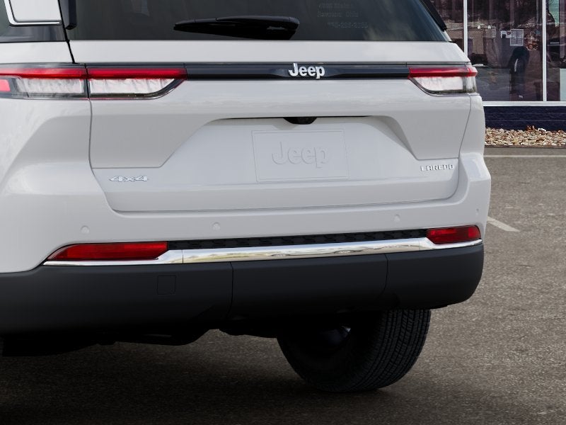 2027 Jeep Grand Cherokee GRAND CHEROKEE LAREDO X 4X4