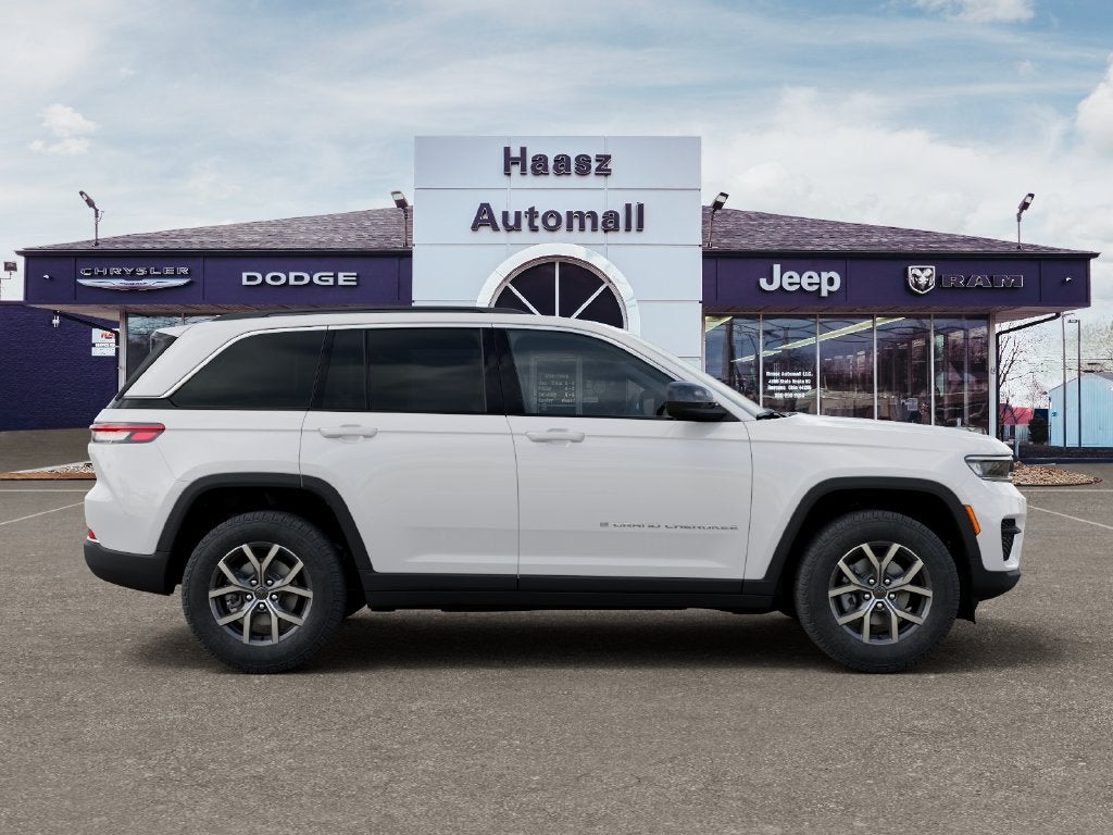 2027 Jeep Grand Cherokee GRAND CHEROKEE LAREDO X 4X4