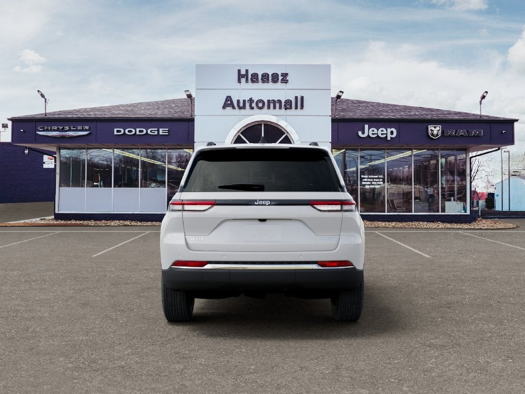 2027 Jeep Grand Cherokee GRAND CHEROKEE LAREDO X 4X4