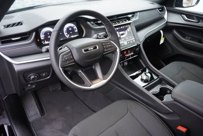 2025 Jeep Grand Cherokee GRAND CHEROKEE LAREDO X 4X4