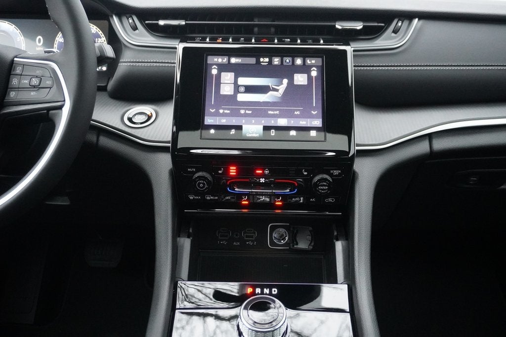 2025 Jeep Grand Cherokee GRAND CHEROKEE LAREDO X 4X4