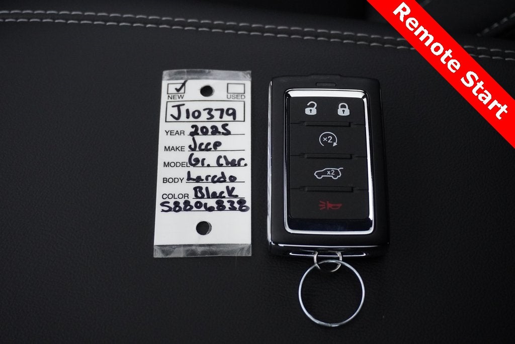 2025 Jeep Grand Cherokee GRAND CHEROKEE LAREDO X 4X4