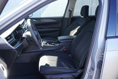 2024 Jeep Grand Cherokee Laredo 4x4