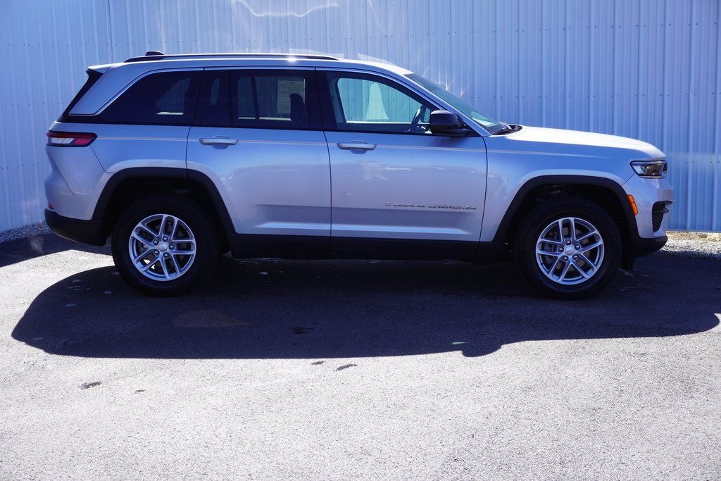 2024 Jeep Grand Cherokee Laredo 4x4