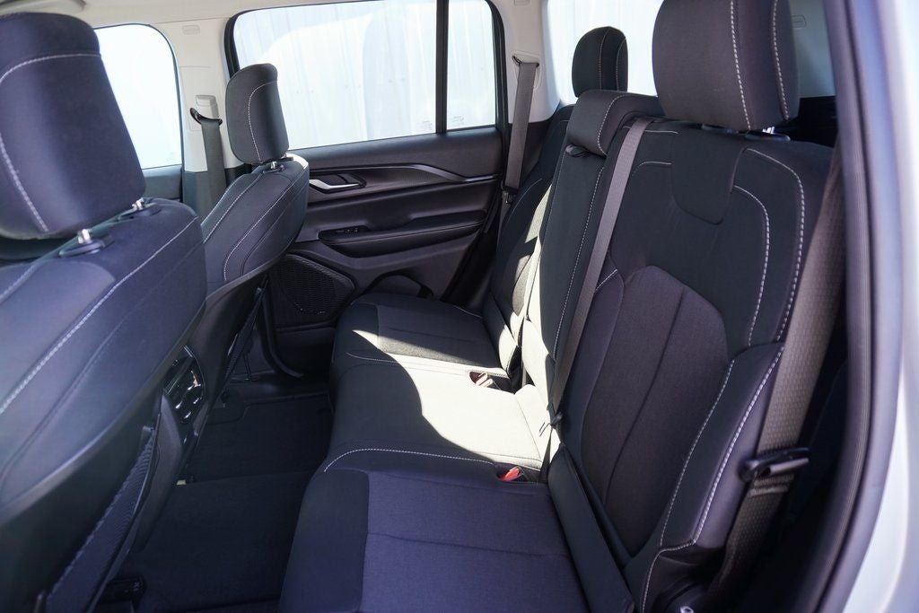 2024 Jeep Grand Cherokee Laredo 4x4