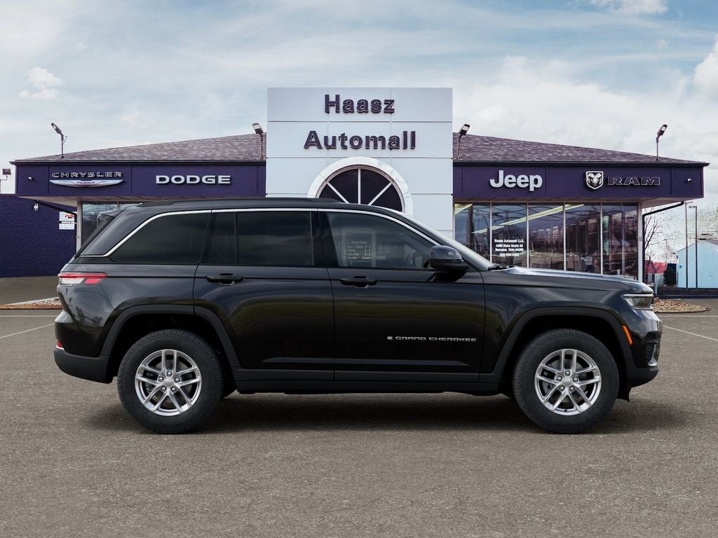2026 Jeep Grand Cherokee GRAND CHEROKEE LAREDO X 4X4