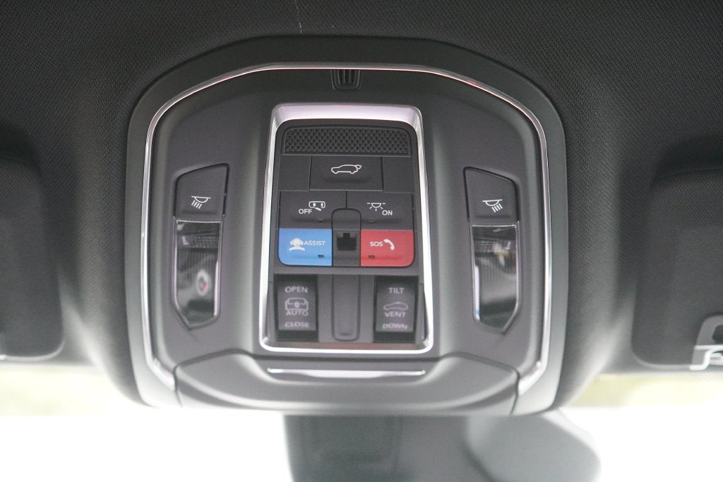 2027 Jeep Grand Cherokee GRAND CHEROKEE LAREDO X 4X4