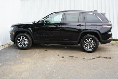 2027 Jeep Grand Cherokee GRAND CHEROKEE LAREDO X 4X4