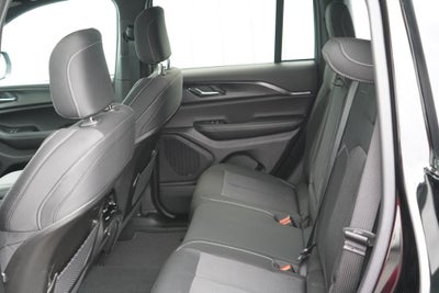 2027 Jeep Grand Cherokee GRAND CHEROKEE LAREDO X 4X4