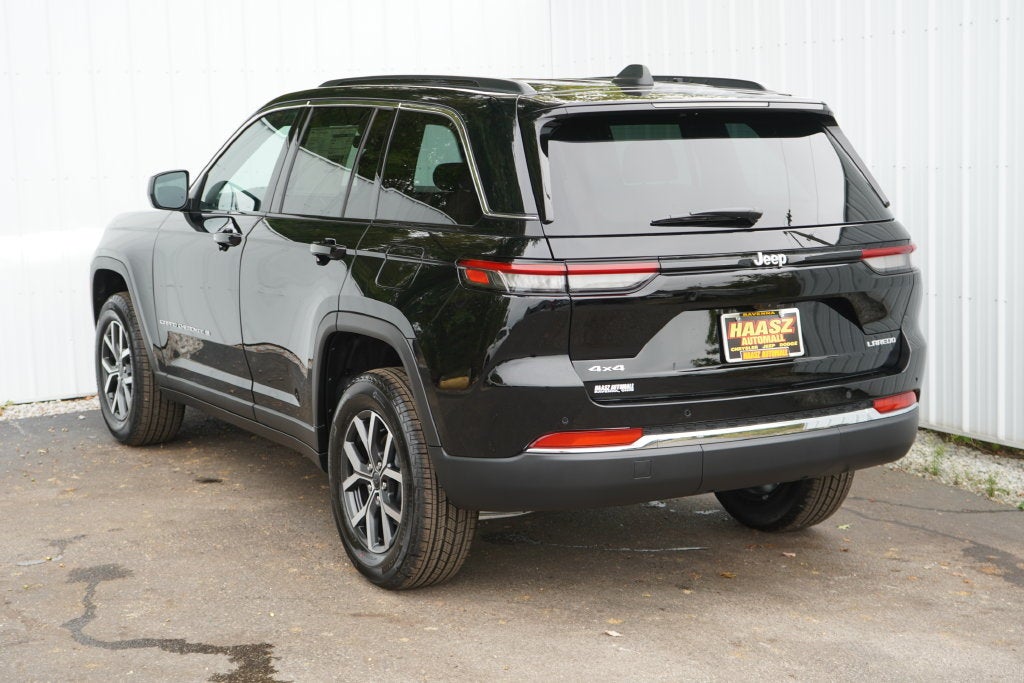 2027 Jeep Grand Cherokee GRAND CHEROKEE LAREDO X 4X4