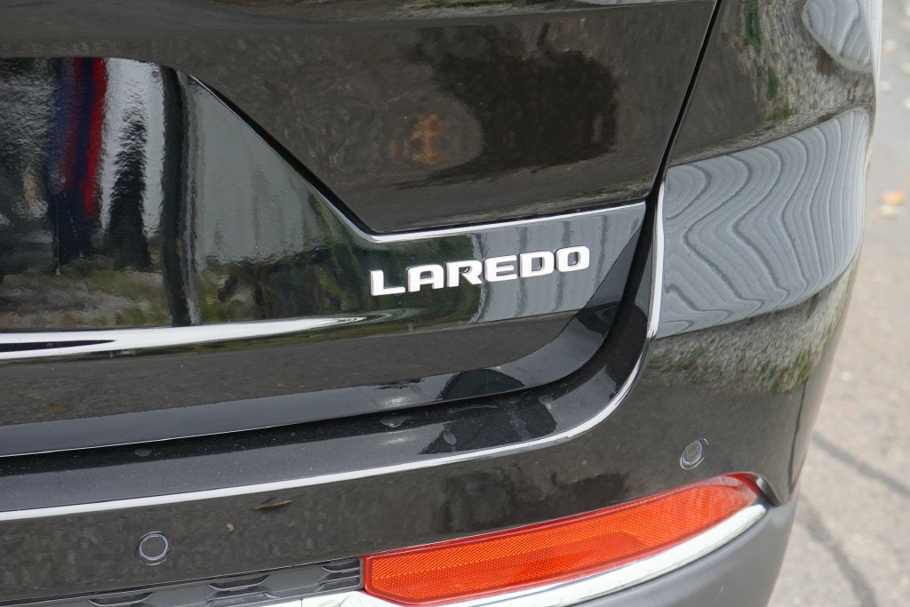 2027 Jeep Grand Cherokee GRAND CHEROKEE LAREDO X 4X4