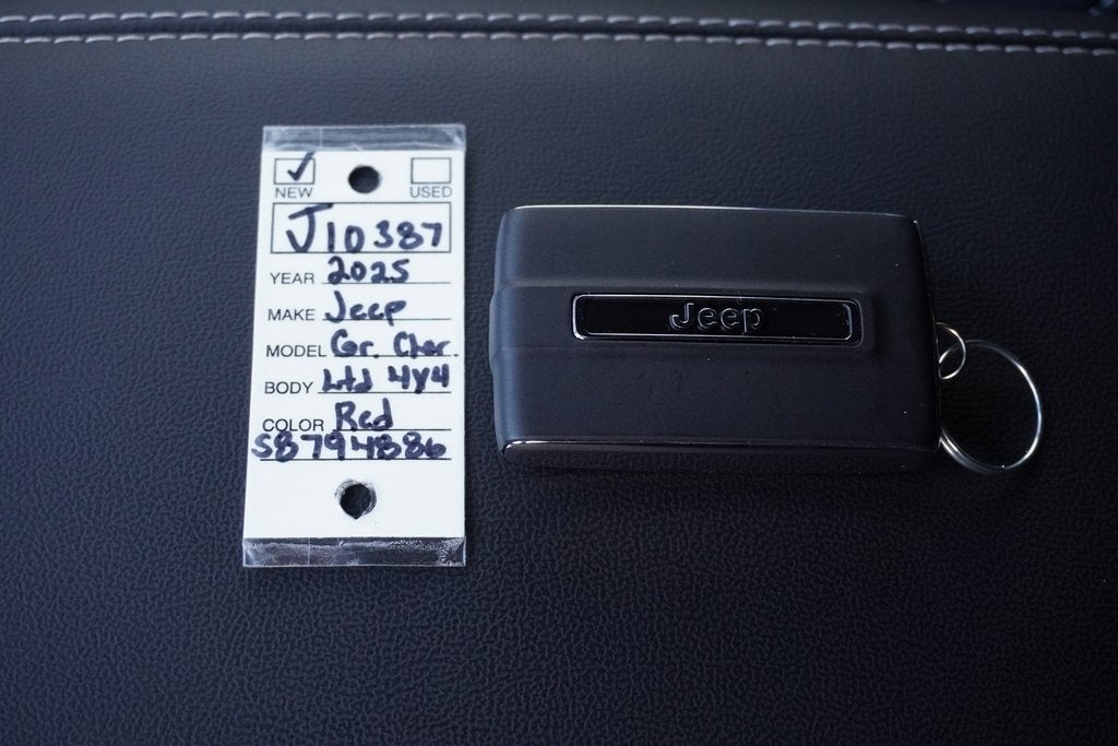 2025 Jeep Grand Cherokee GRAND CHEROKEE LIMITED 4X4