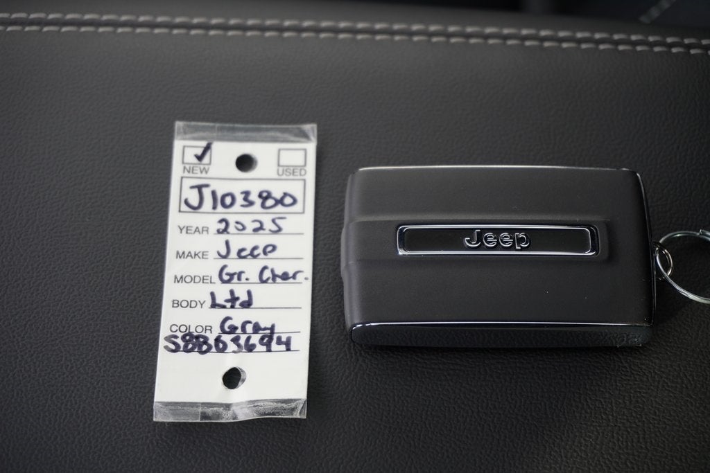 2025 Jeep Grand Cherokee GRAND CHEROKEE LIMITED 4X4