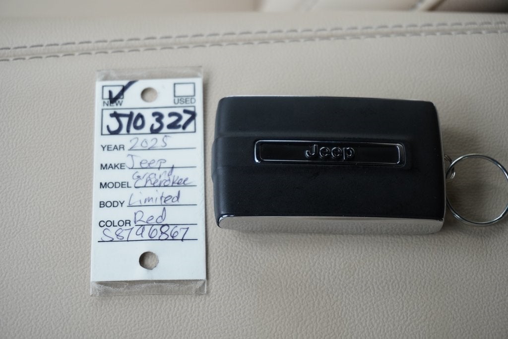 2025 Jeep Grand Cherokee GRAND CHEROKEE LIMITED 4X4