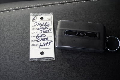 2025 Jeep Grand Cherokee GRAND CHEROKEE LIMITED 4X4