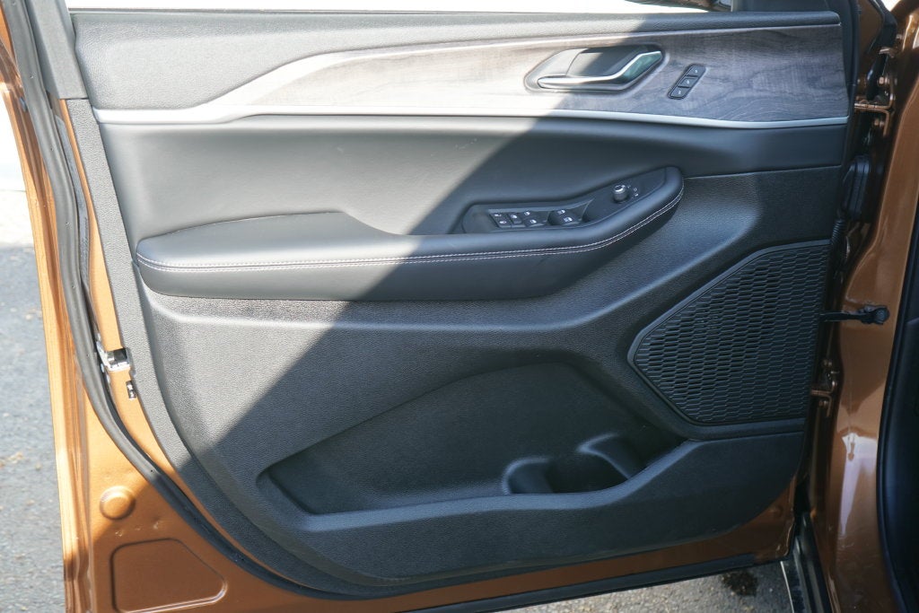 2027 Jeep Grand Cherokee GRAND CHEROKEE LIMITED 4X4