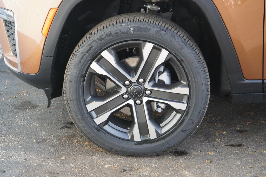 2027 Jeep Grand Cherokee GRAND CHEROKEE LIMITED 4X4