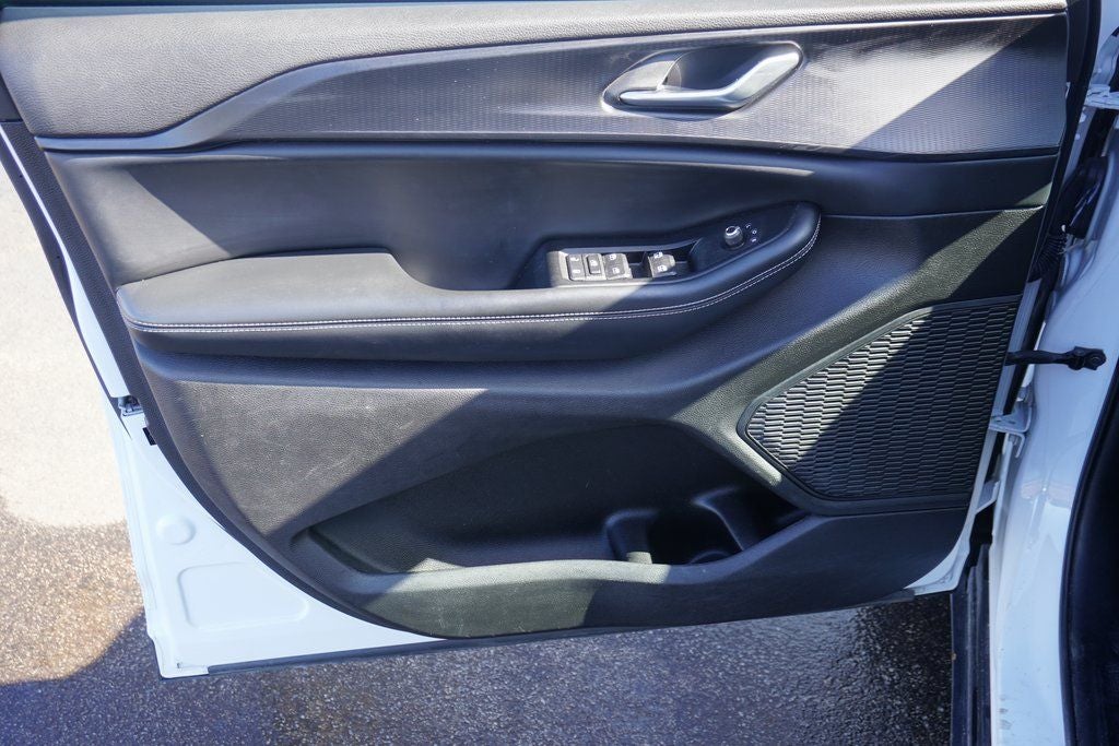 2023 Jeep Grand Cherokee L Laredo 4x4