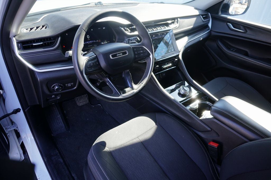 2023 Jeep Grand Cherokee L Laredo 4x4