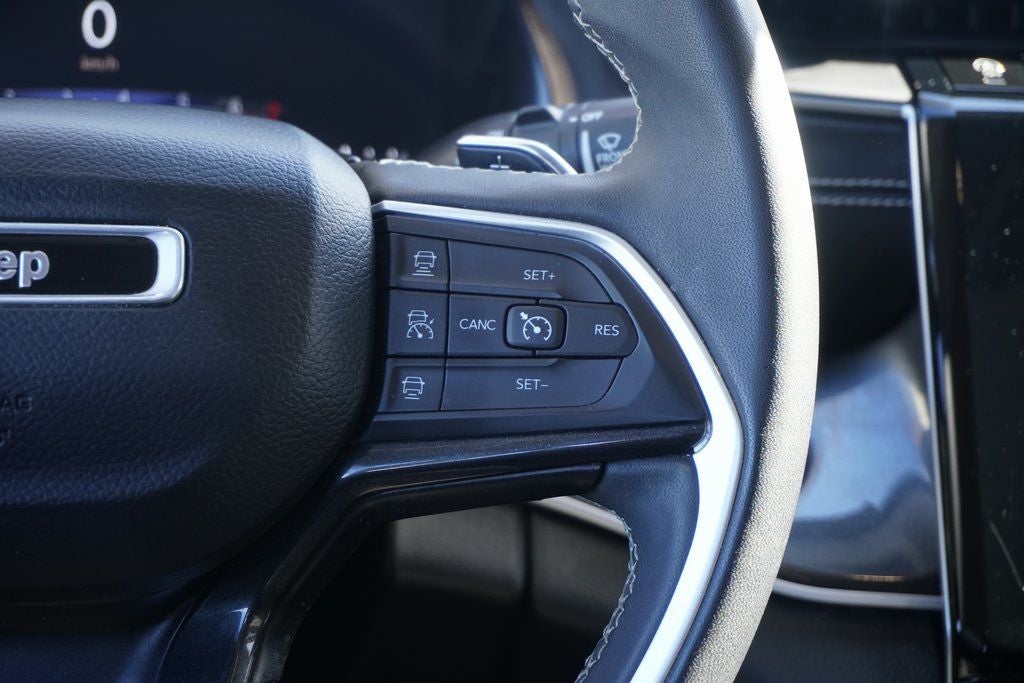 2023 Jeep Grand Cherokee L Laredo 4x4