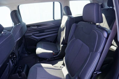 2023 Jeep Grand Cherokee L Laredo 4x4