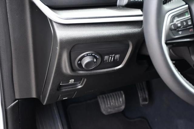 2023 Jeep Grand Cherokee L Laredo 4x4