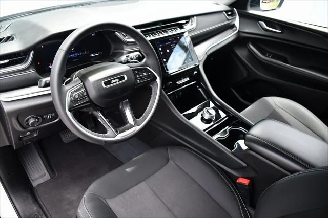 2023 Jeep Grand Cherokee L Laredo 4x4