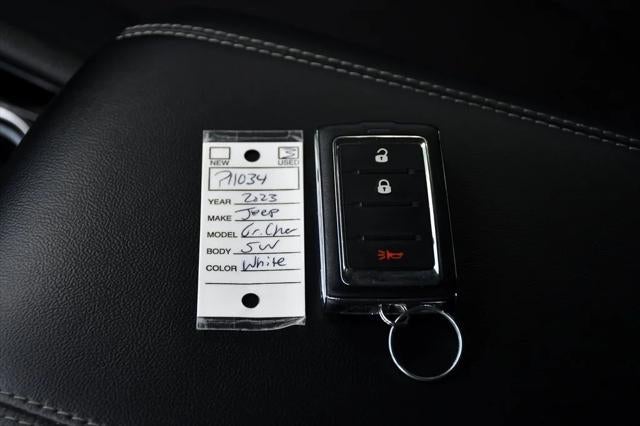 2023 Jeep Grand Cherokee L Laredo 4x4