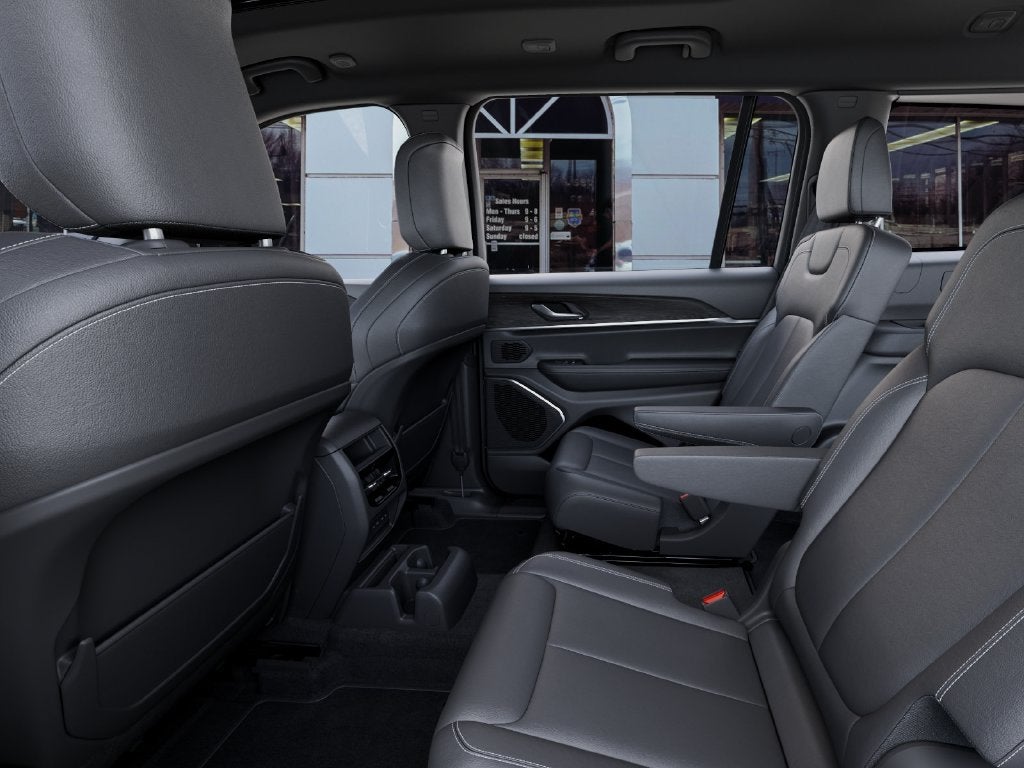 2027 Jeep Grand Cherokee GRAND CHEROKEE L LIMITED 4X4