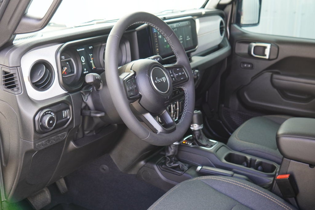 2025 Jeep Wrangler 4-Door Willys 4x4