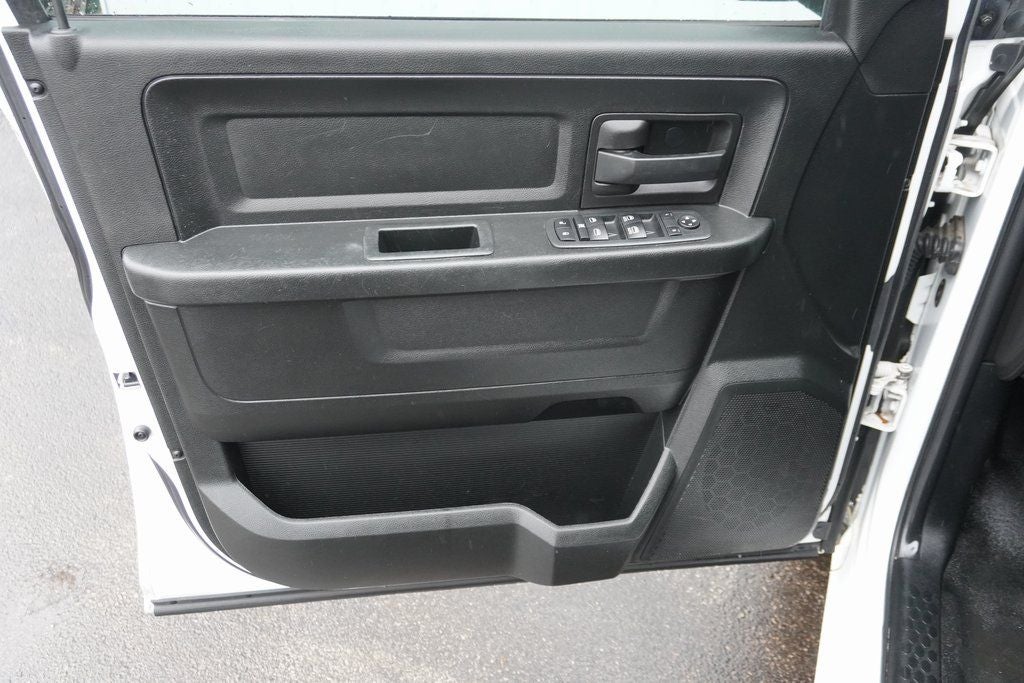 2019 RAM 1500 Classic Tradesman Quad Cab 4x2 6'4' Box