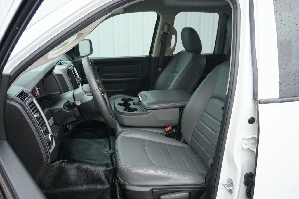 2019 RAM 1500 Classic Tradesman Quad Cab 4x2 6'4' Box