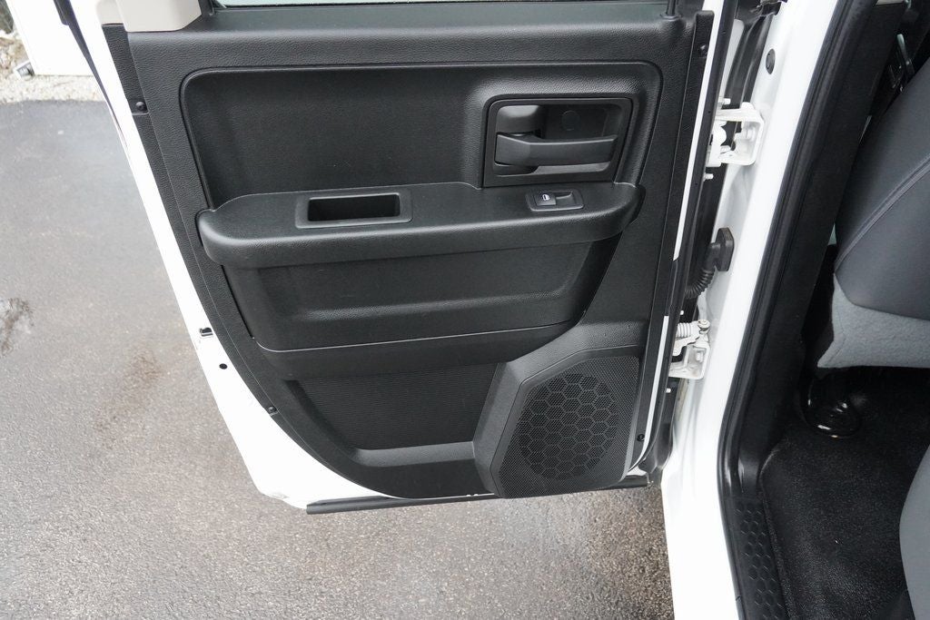 2019 RAM 1500 Classic Tradesman Quad Cab 4x2 6'4' Box