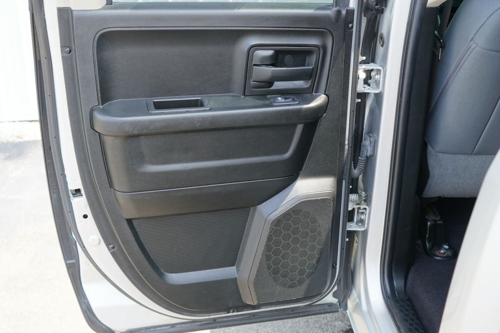 2019 RAM 1500 Classic Express Quad Cab 4x4 6'4' Box