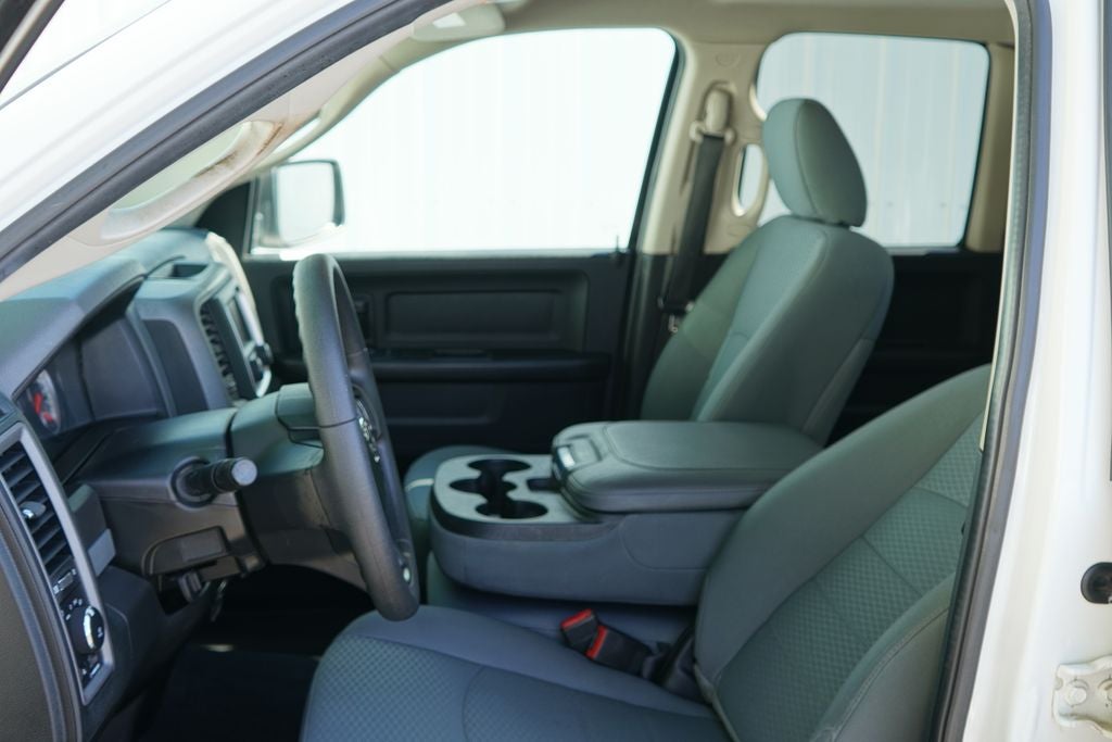 2018 RAM 1500 Express Quad Cab 4x4 6'4' Box