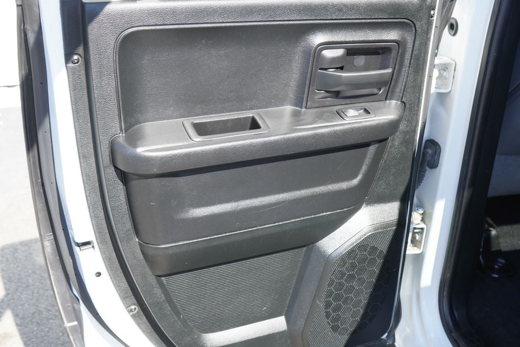 2018 RAM 1500 Express Quad Cab 4x4 6'4' Box