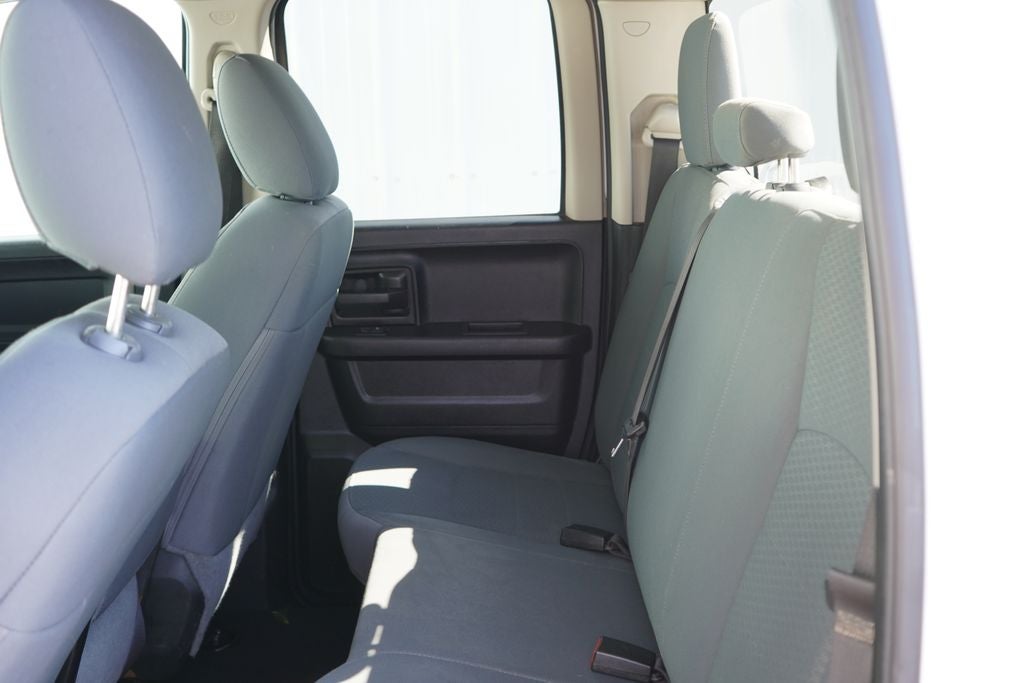 2018 RAM 1500 Express Quad Cab 4x4 6'4' Box