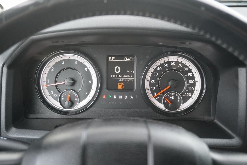 2018 RAM 1500 Express Quad Cab 4x4 6'4' Box